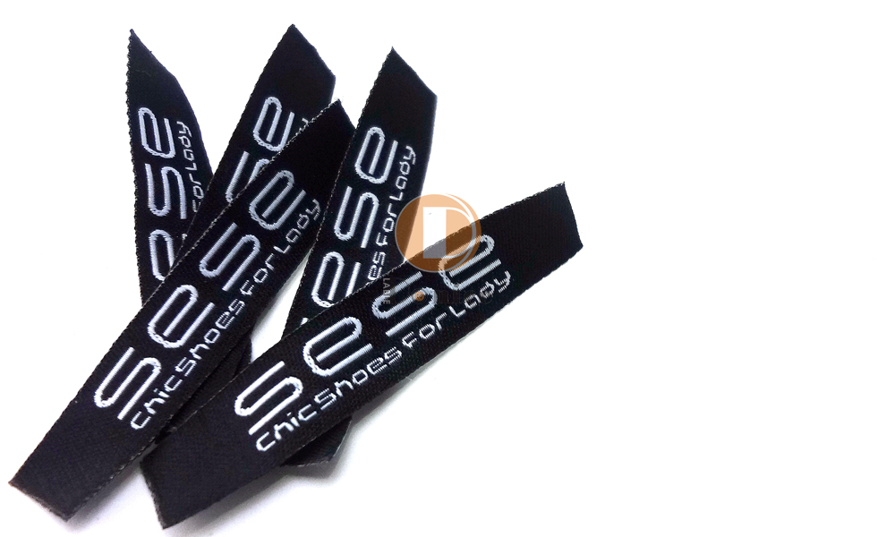 Backpack woven label: