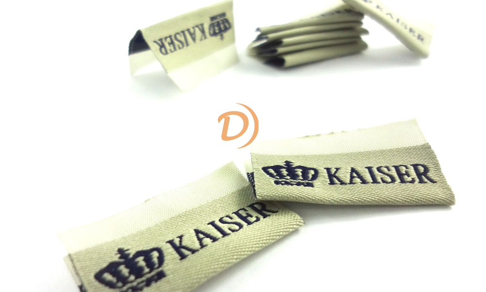 Soft woven labels for delicate fabrics