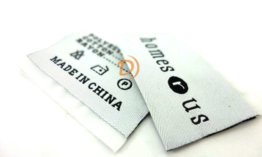 High-contrast woven labels for readability