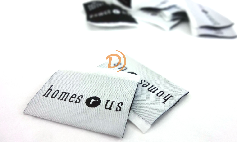 High-contrast woven labels for readability